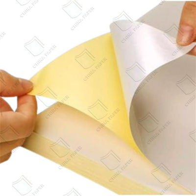 Goede prijs. Eenzijdig siliconen bekleed glaspapierrol Witgele kleuren voor het maken van etiketpapier online
