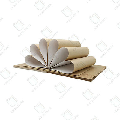 kwaliteit Glanzigheid Witte bovenkant Liner Board Krakbestand 110gsm-235gsm Aanpasbaar fabriek